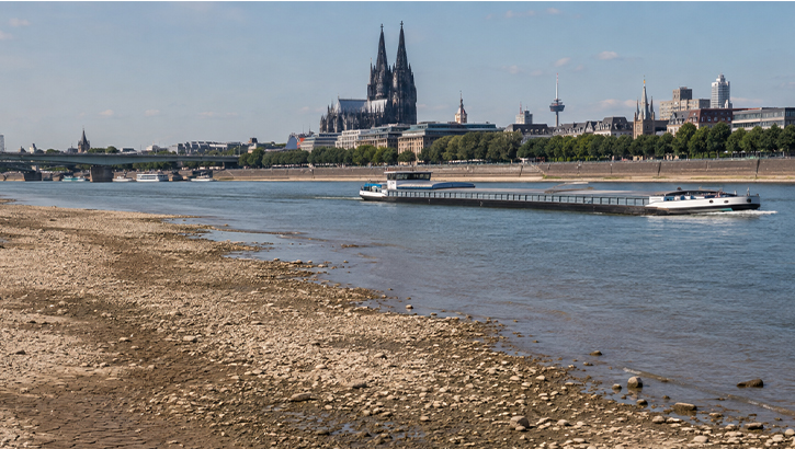 Köln’de Ren Nehrinde sular rekor seviyede çekildi