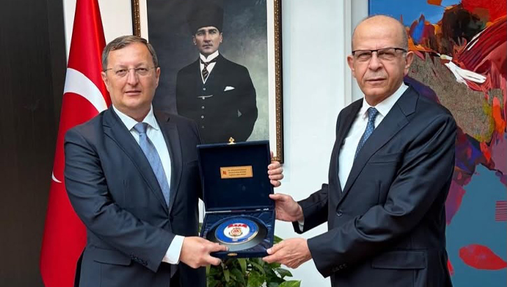 Sahil Güvenlik Komutanı Koramiral Ahmet Kendir’den Berlin Büyükelçiliğine ziyaret