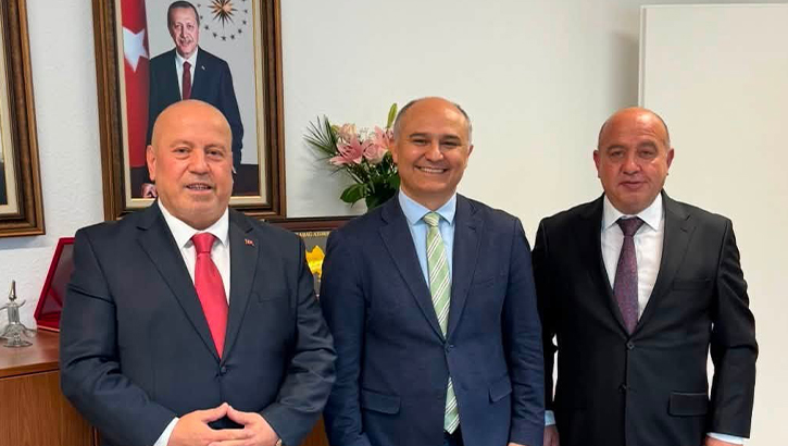 ATGB’den Başkonsolos Taylan Özgür Aydın’a vefa plaketi