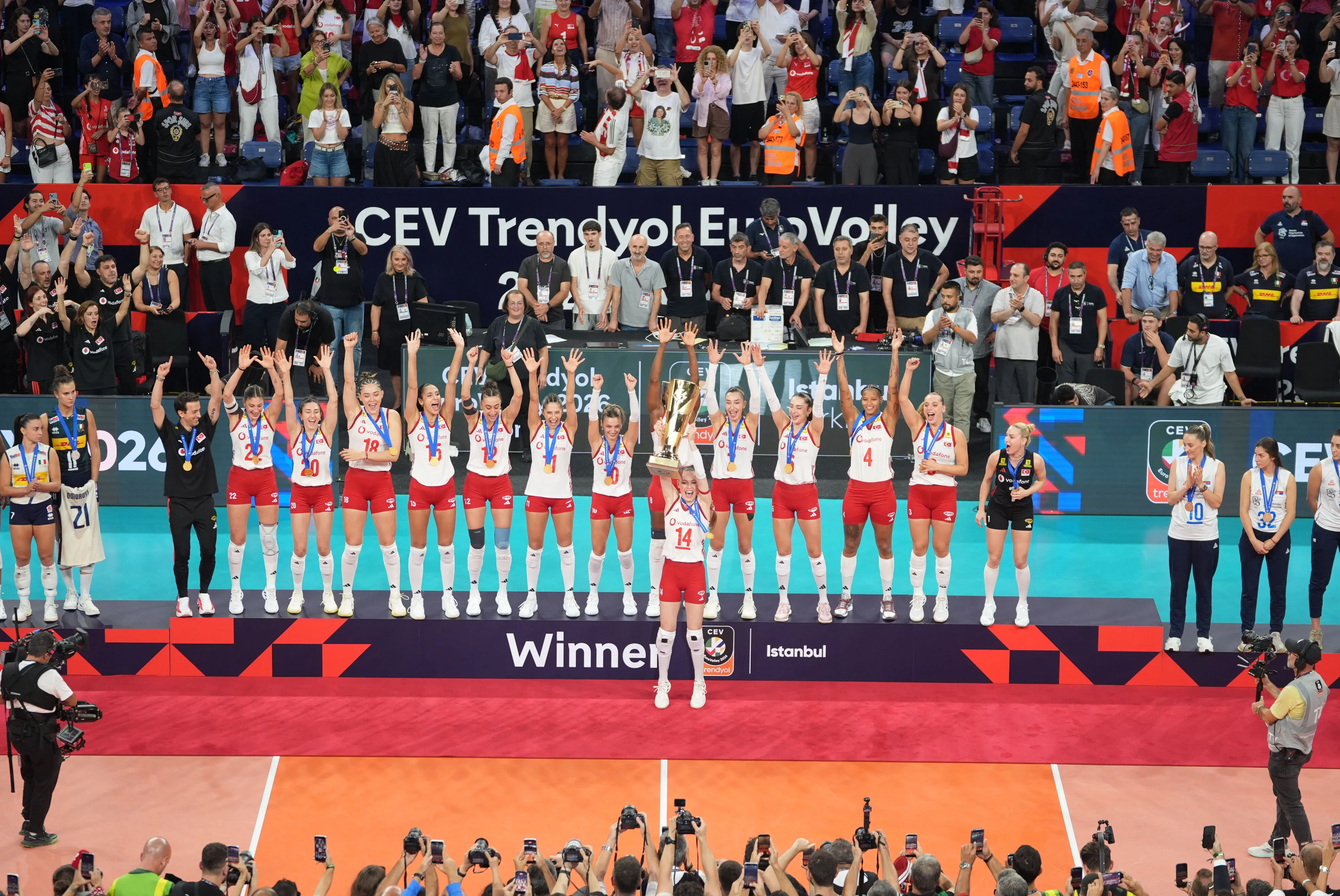 A Milli Kadın Voleybol Takımı, üst üste ikinci kez Avrupa şampiyonu