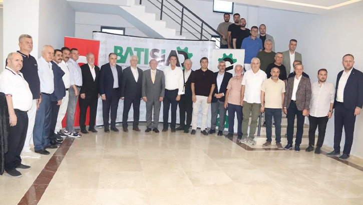 Özer Matlı’dan BATİSİAD’a ziyaret: Vizyon 2040 projelerini anlattı