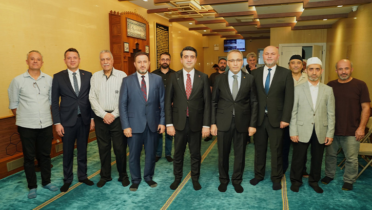 YTB Başkanı Turus, New York’ta Türk toplumu ve gençlerle buluştu