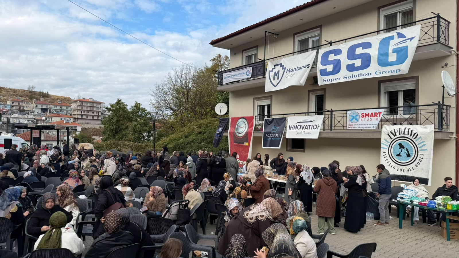 İskeçe Azınlık Lisesi öğrencilerinden birlik ve dayanışma kermesi