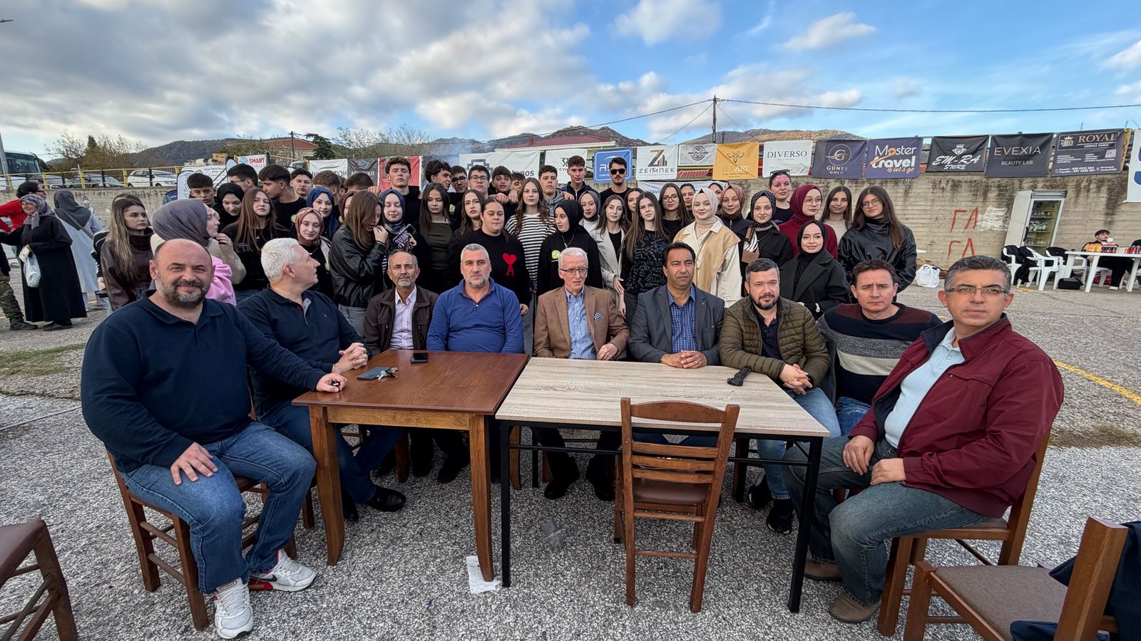 Batı Trakya’da öğrencilerden dayanışma örneği: Kermeslerde birlik ve beraberlik coşkusu